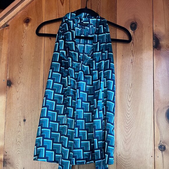 CLOSE OUT SALE: Banana Republic Silky Navy & Green Sleeveless Blouse - Small - Picture 6 of 7